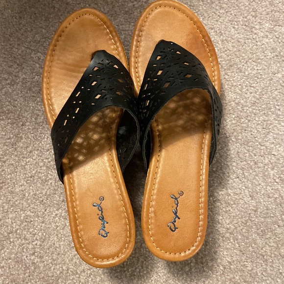 Qupid Shoes - Qupid Size 8 1/2 Black wedge sandals